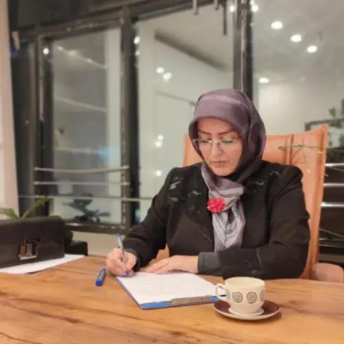 دکتر نرگس آزادی